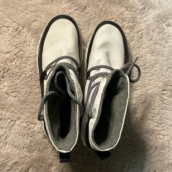 SOREL Winter Boots Womens Size 10.5‎ Sea Salt Cozy Explorer Non Shell Lined Lace - Picture 7 of 8